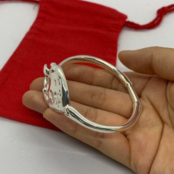 UNO de 50 Bracelet - Heart Lock Hinged Bracelet Silver-Plated Heart Bead - Picture 5 of 9